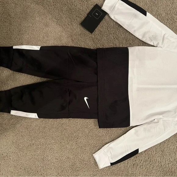 ✅ NWT Nike Toddler 2-Piece Tracksuit Set Size 2T Black/White - Picture 9 of 10